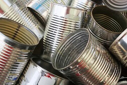 Image of pile of aluminum cans.